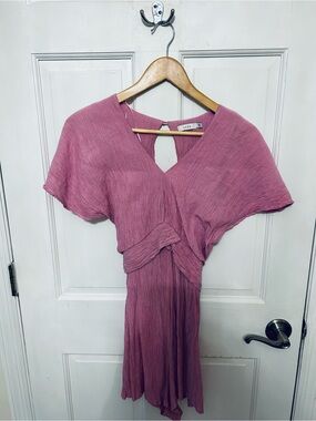 Lush Clothing Dusty Rose Crinkle V-Neck Romper
